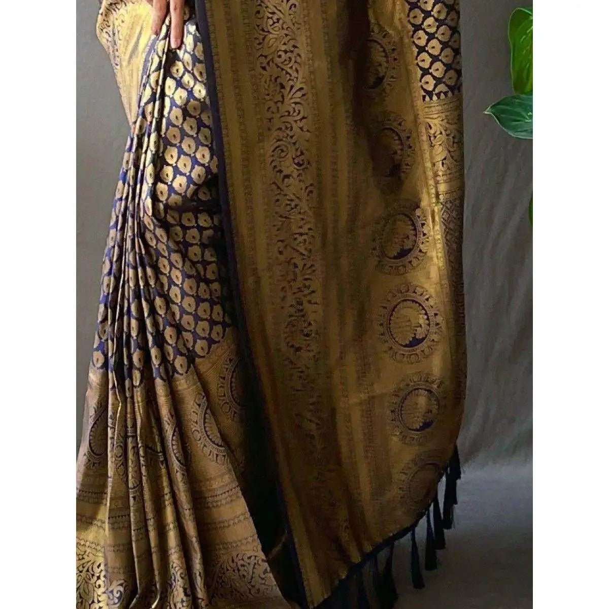 Astonishing Blue Woven Kanjivaram Silk Evening Dress Saree with Blouse for Special Occasions