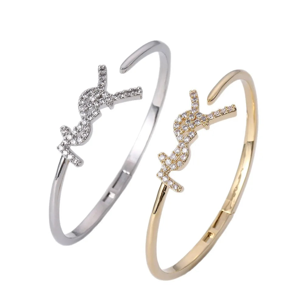 Elegant Korean Fashion Letter Bracelet Embedded with Diamonds Exquisite Open Hand Accessory Luxury Feelings for Ladies