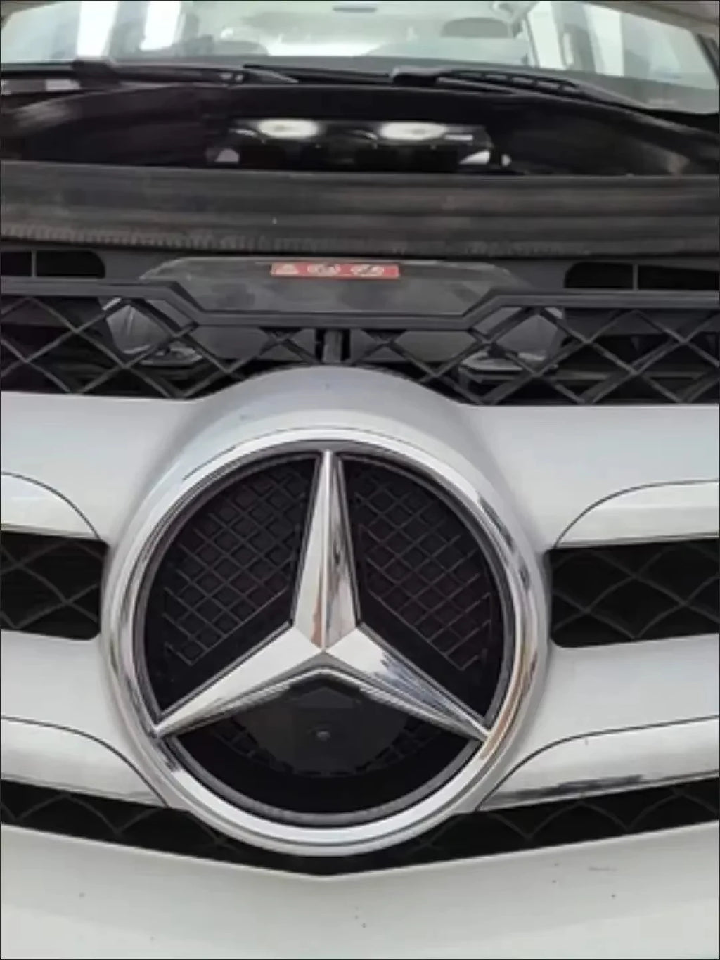 Car Front Grilled Star Emblem LED For Mercedes W205 W212 W213 W204 W166 CLA W253 A W176 W177 C W204 E X204 GLA GLC GLE B Ashtray