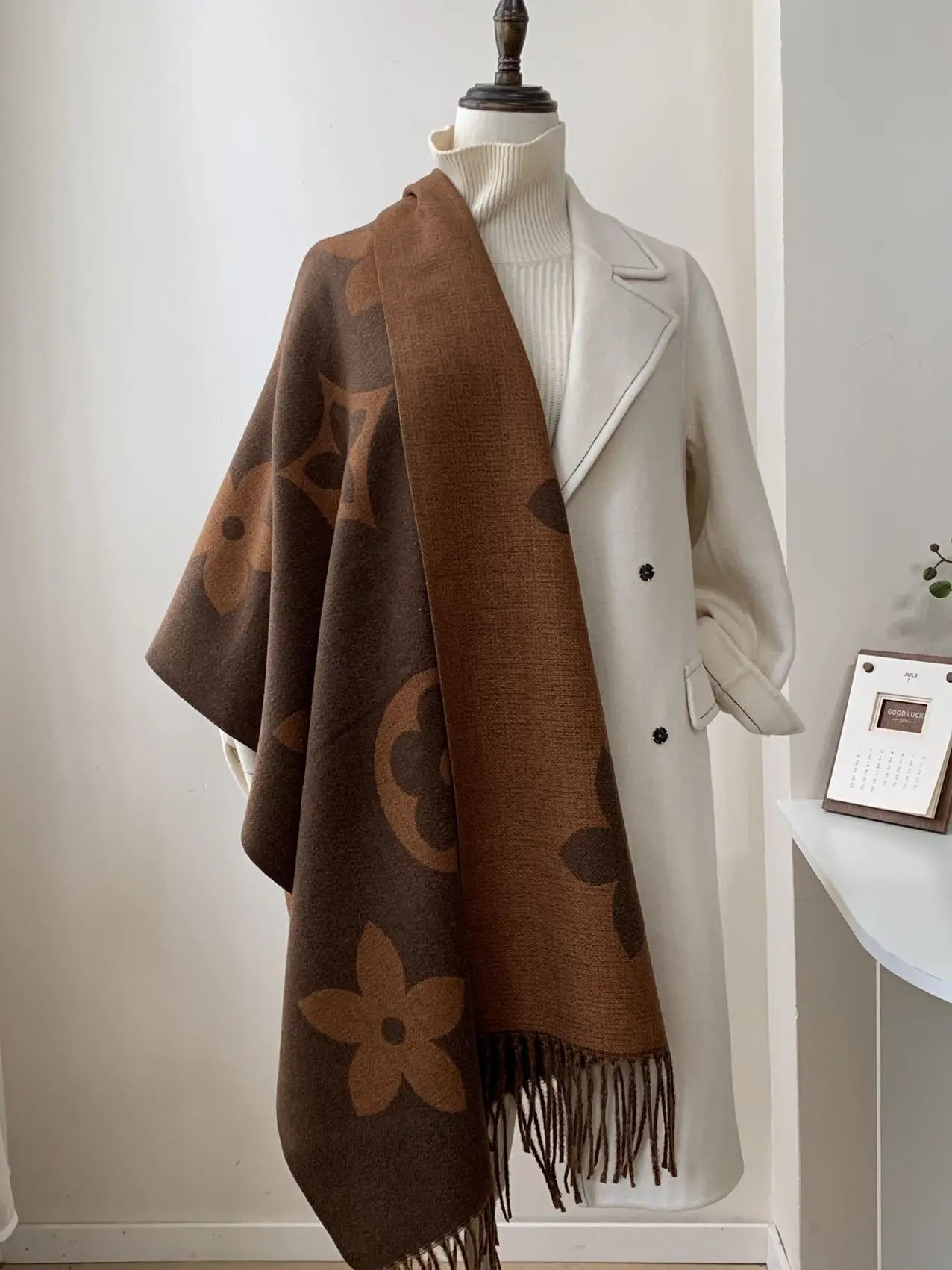 Elegant Double-Sided Cashmere-Imitating Shawl Women's Fashionable Air Conditioning Outerwear Versatile Autumn Winter Style