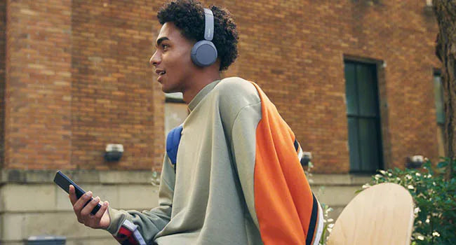 Sony WH-CH520 Wireless On-Ear Headphones, Bluetooth Headset with Mic Long Battery Life