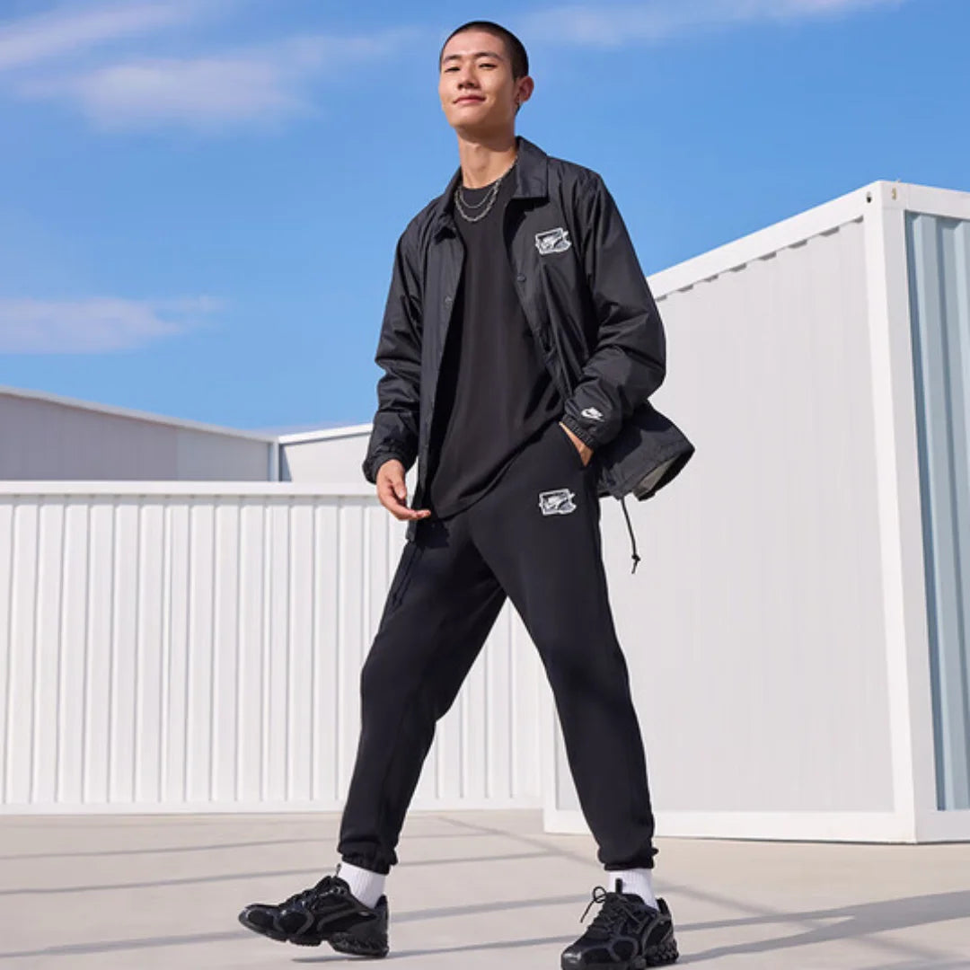 Nike Loose-Fitting Retro Patch Sports Men's Coach Jacket New Lightweight Soft Woven Button Casual Top Simple Lapel Black Versatile Commuter Jacket Trendy Men's Must-Have Fz0801-010