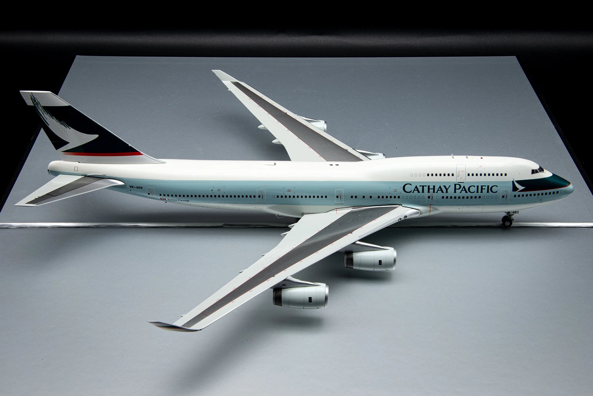 JCwings Cathay Pacific Boeing 747-400 VR-HOV 1:200 Diecast Aircraft Model SA2017