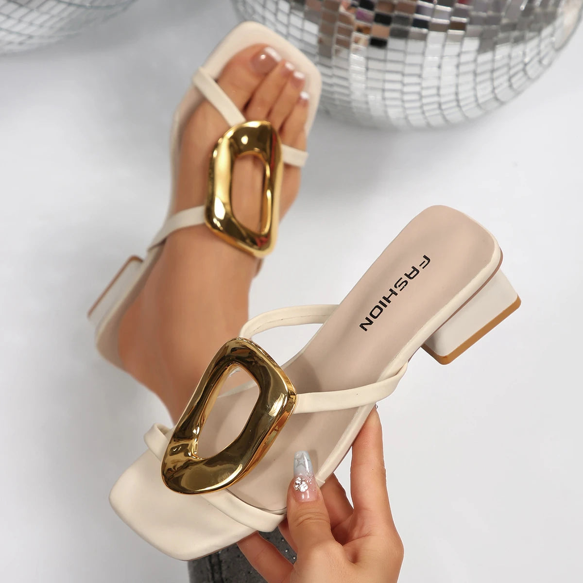 Sexy Designer Wedding Shoes Elegant Women Sandals Medium High Heels Open Toe Luxury Fashion Party Women Shoes Zapatos De Mujer