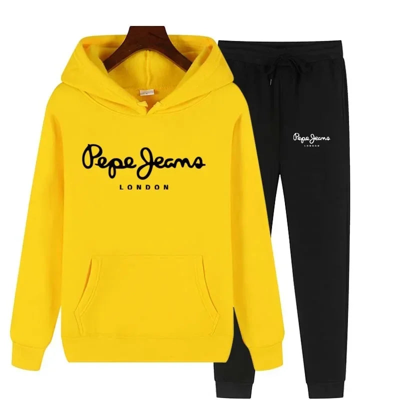 Two-piece sportswear for women, a hoodie and trousers set, fashionable autumn women's sportswear