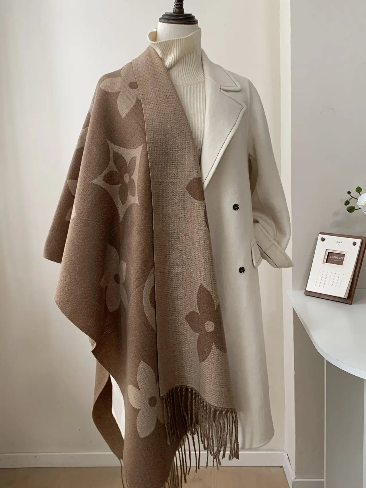 Elegant Double-Sided Cashmere-Imitating Shawl Women's Fashionable Air Conditioning Outerwear Versatile Autumn Winter Style