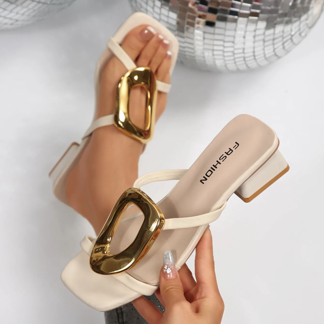 Sexy Designer Wedding Shoes Elegant Women Sandals Medium High Heels Open Toe Luxury Fashion Party Women Shoes Zapatos De Mujer