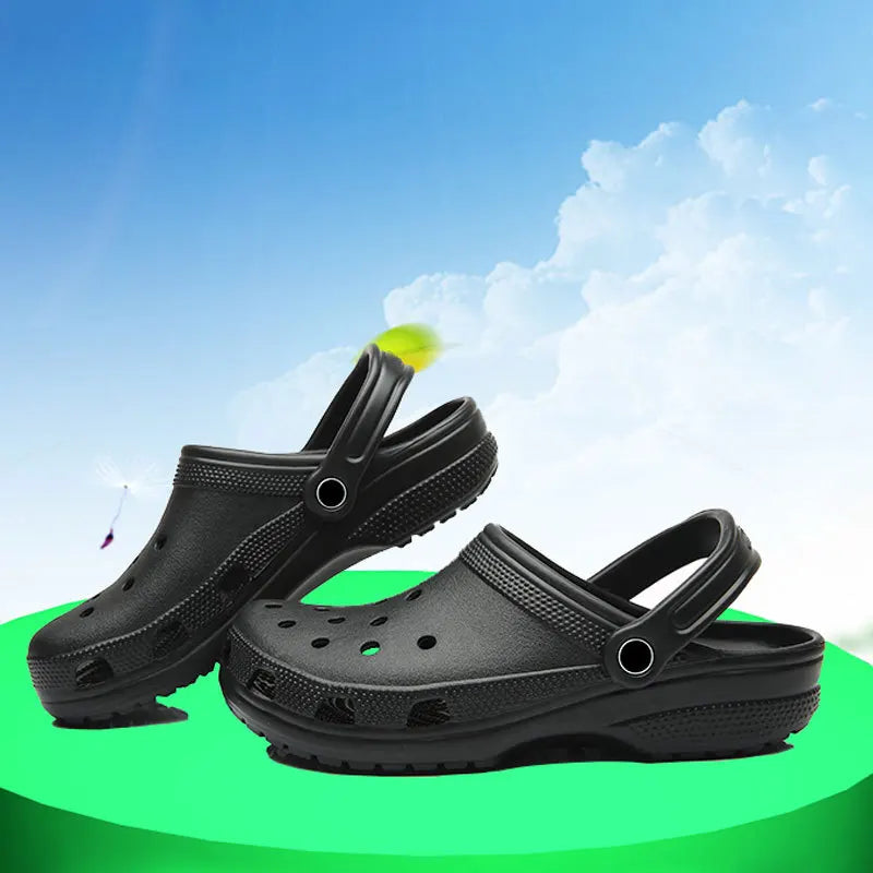 Classic shoes with soft soles, comfortable for both men and women, non slip and breathable outdoor slippers, flat heel slippers