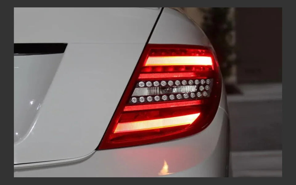 AKD Tail Lamp for Benz W204 LED Tail Light 2007-2013 C180 C200 C300 C350 C63 Rear Fog Brake Turn Signal Automotive Accessories