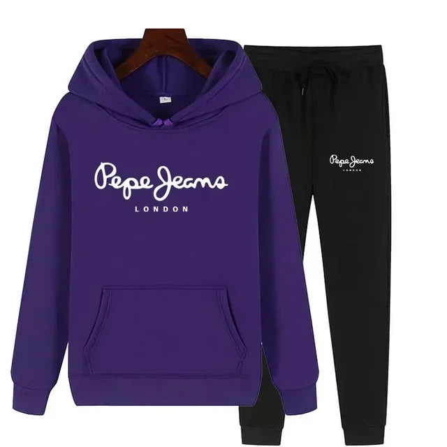 Two-piece sportswear for women, a hoodie and trousers set, fashionable autumn women's sportswear