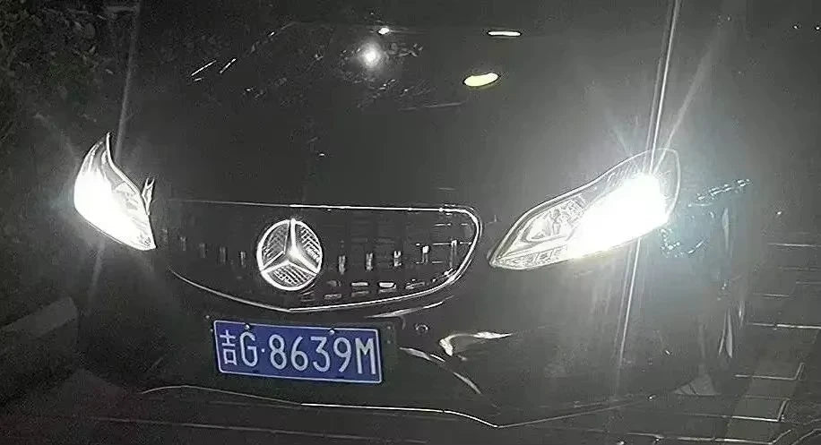 Car Front Grilled Star Emblem LED For Mercedes W205 W212 W213 W204 W166 CLA W253 A W176 W177 C W204 E X204 GLA GLC GLE B Ashtray