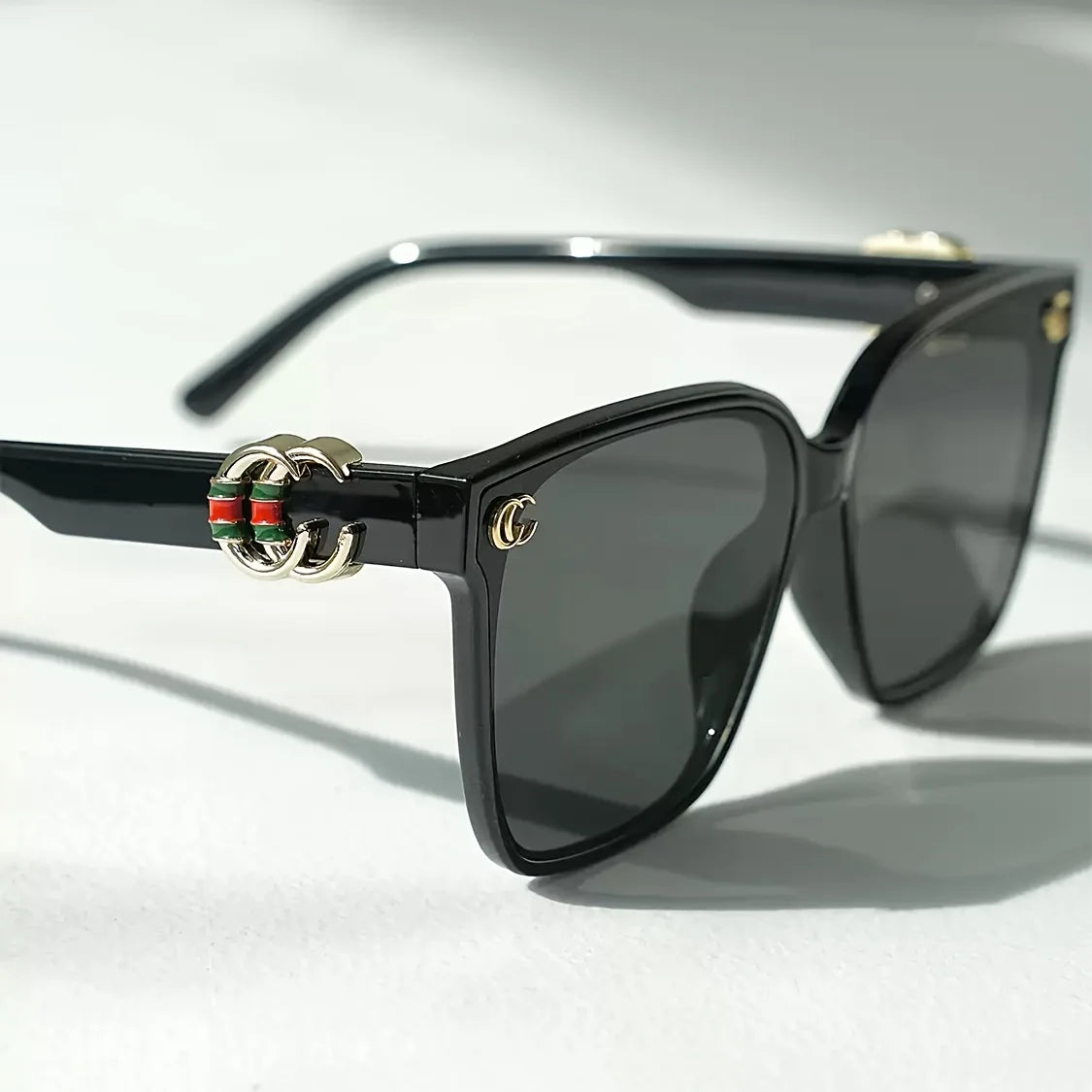 2026 New Fashion Cool Sunglasses Women Luxury Brand Flowers Anti Strong Light Letter Sun Glasses Ladies Gafas UV400