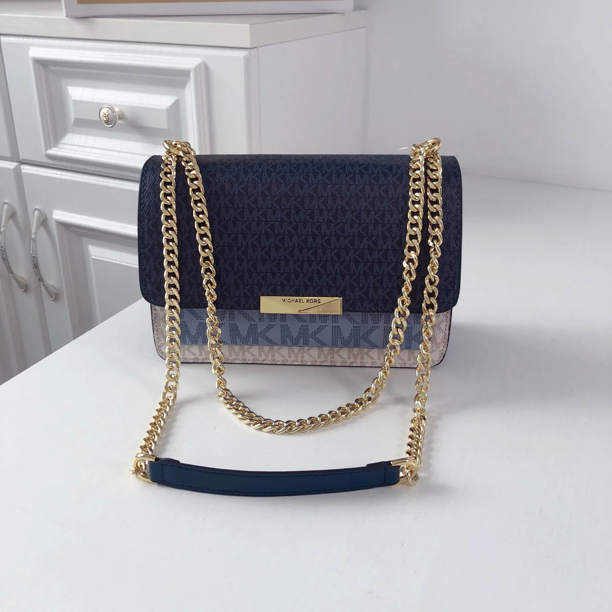 Michael Kors Women's Luxury Design Shoulder Bag Classic Fashion Crossbody High Quality for Casual Or Business Wear Handbag