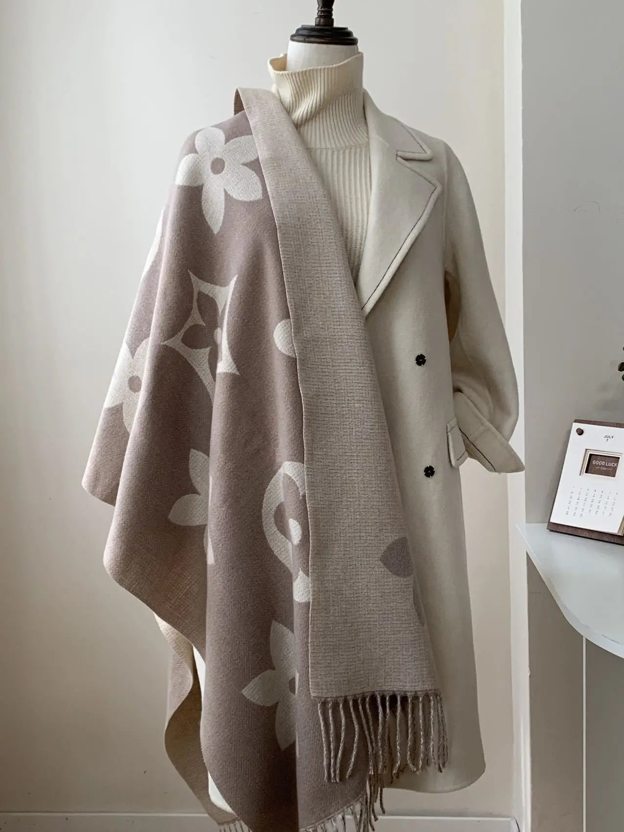Elegant Double-Sided Cashmere-Imitating Shawl Women's Fashionable Air Conditioning Outerwear Versatile Autumn Winter Style