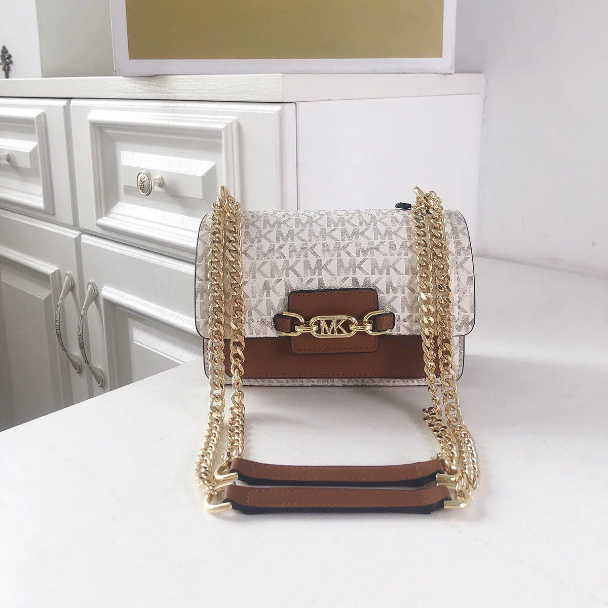 Michael Kors Women's Luxury Design Shoulder Bag Classic Fashion Crossbody High Quality for Casual Or Business Wear Handbag