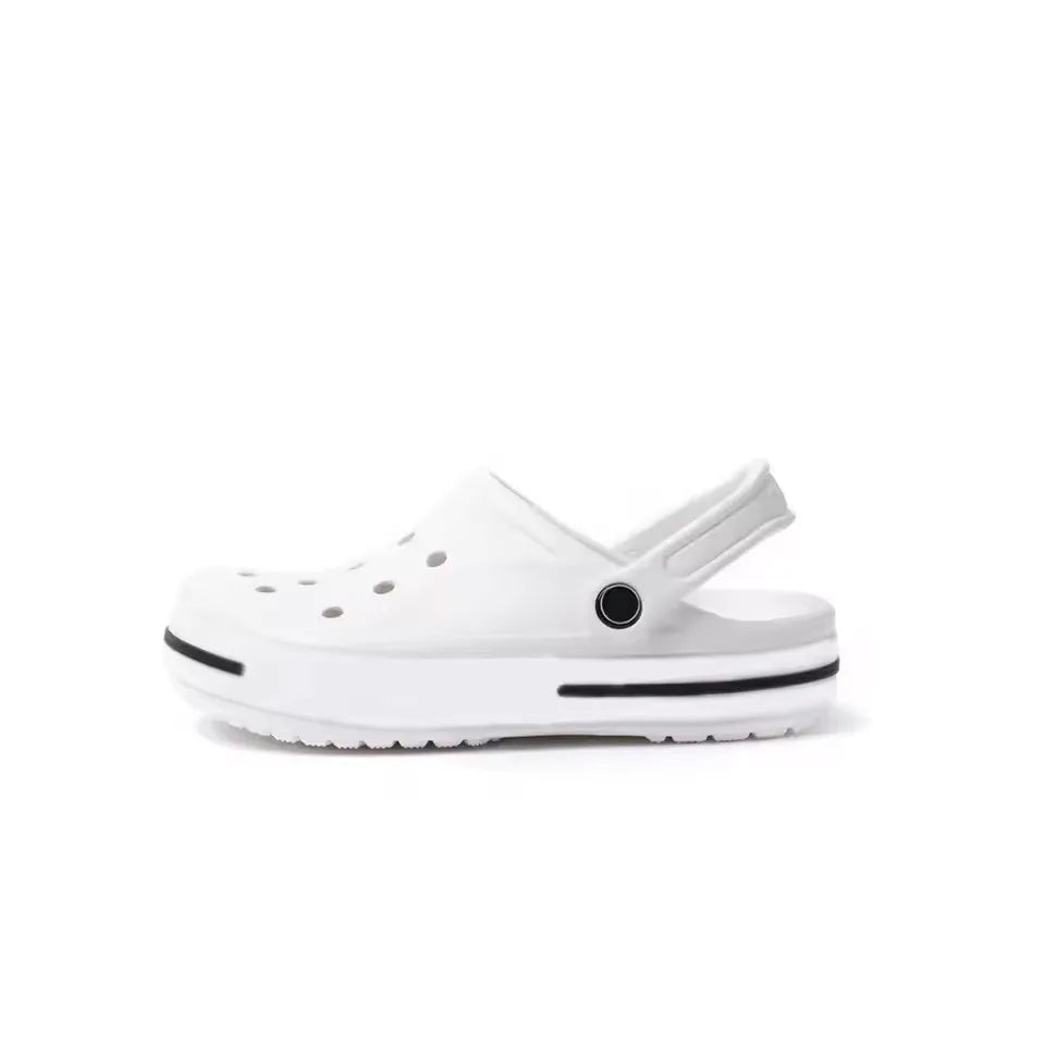 Classic shoes with soft soles, comfortable for both men and women, non slip and breathable outdoor slippers, flat heel slippers