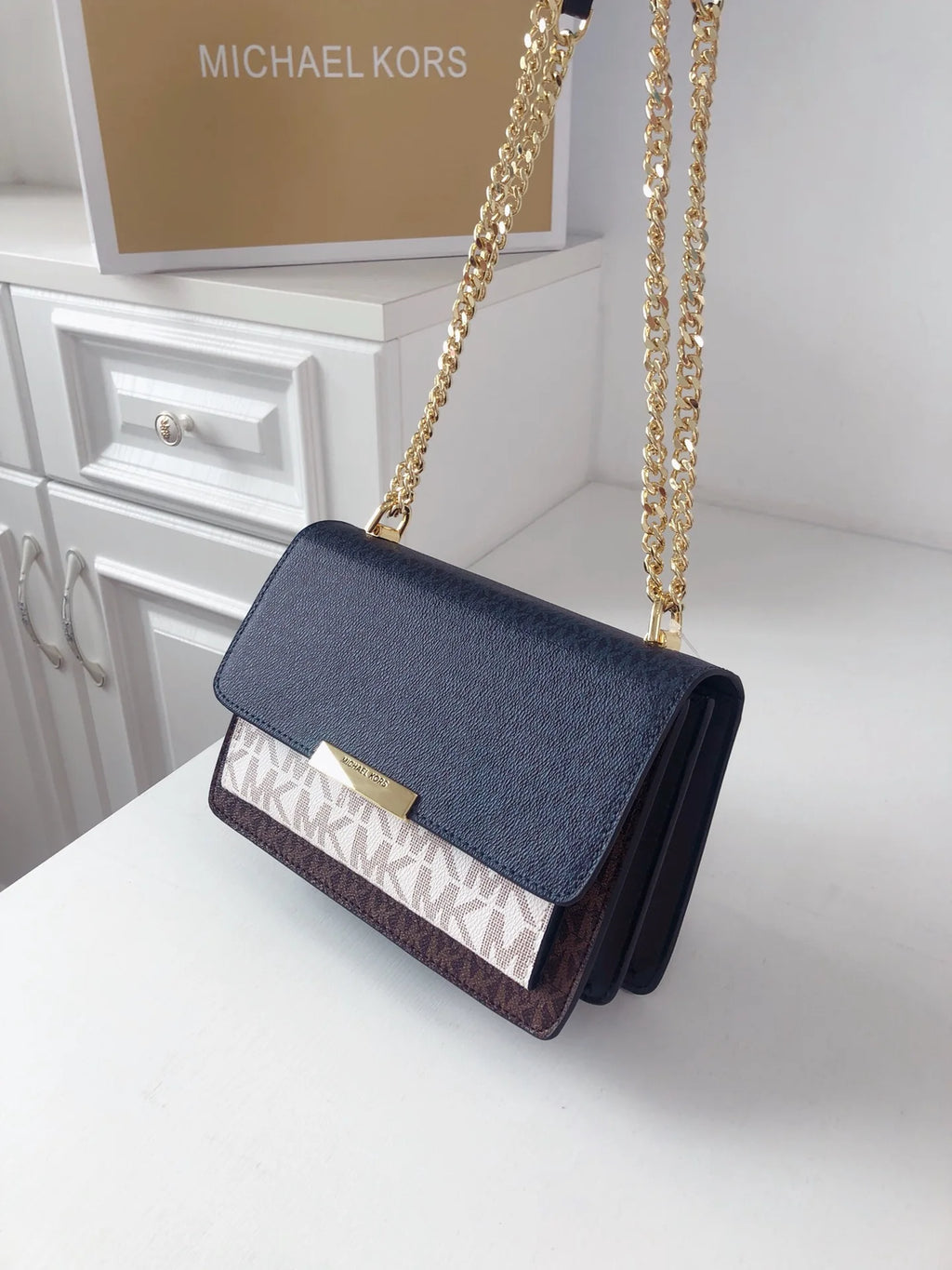 Michael Kors Women's Luxury Design Shoulder Bag Classic Fashion Crossbody High Quality for Casual Or Business Wear Handbag