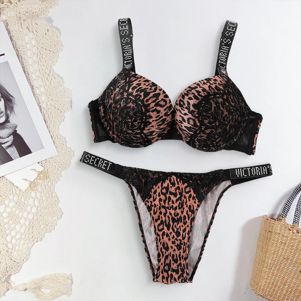 2025 New V Women's Sexy S Lingerie Set Heart Pattern Trim Stretchy Breathable underwear Set Lace Bralette Bra and Panty Set