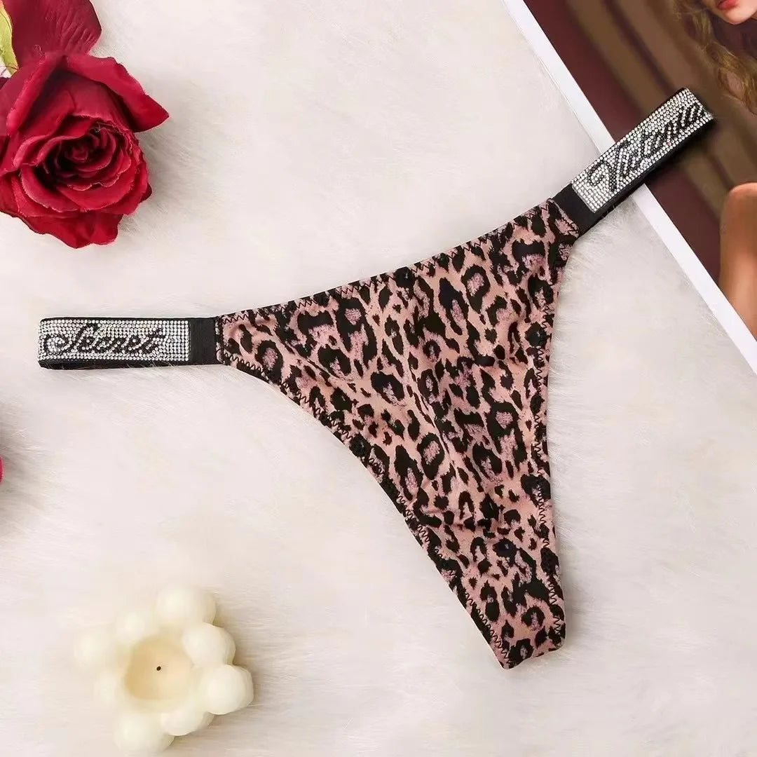 V Classic Women's Sexy Underwear Antibacterial Fashionable Soft with Rhinestones Breathable Panties Women's Underwear