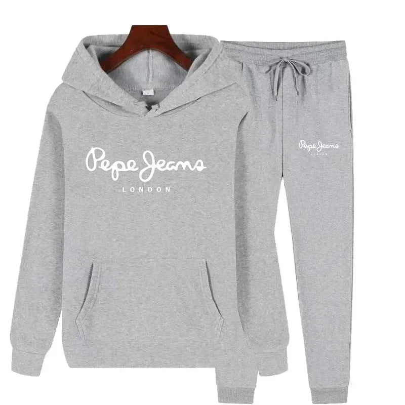 Two-piece sportswear for women, a hoodie and trousers set, fashionable autumn women's sportswear