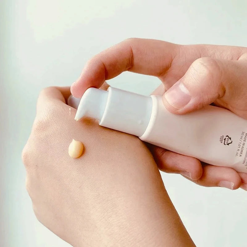Korean Beauty of Joseon Ginseng Essence Eye Cream Moisturizing Improves Fine Lines, Dry Lines and Dark Circles Around The Eyes